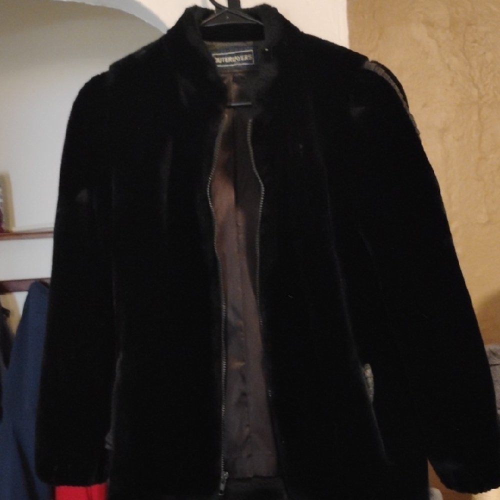 Luxurious Outlayers Black Fur Jacket With Leather